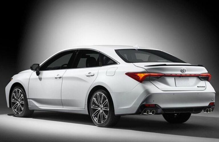 2025 Toyota Avalon Hybrid Price